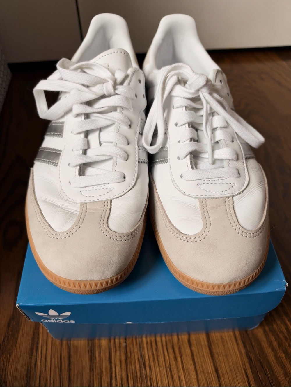 adidas samba OG women’s 9. White and silver Suede-Trim Sneakers